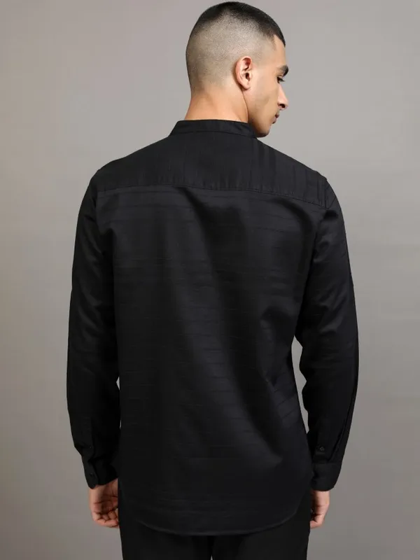 Highlander Men Black Striped Slim Fit Casual Shirt