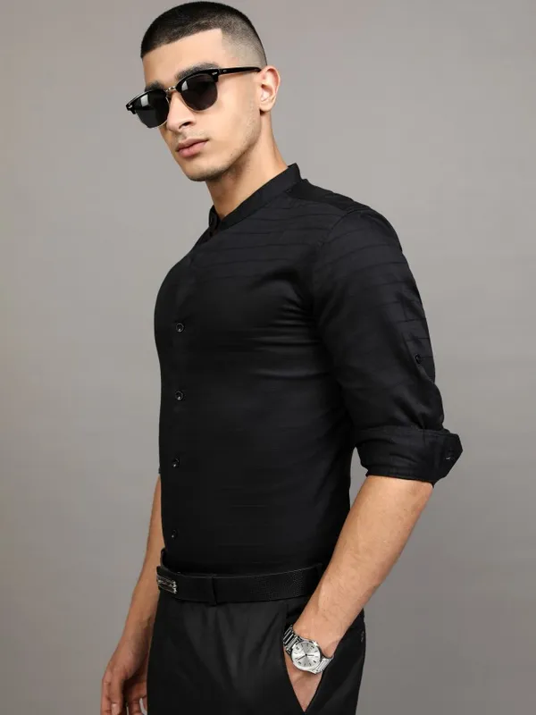 Highlander Men Black Striped Slim Fit Casual Shirt