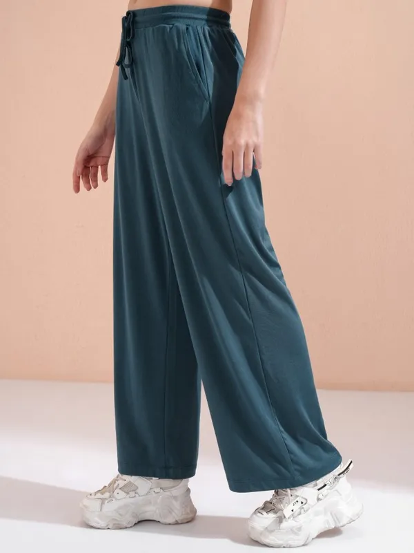 Tokyo Talkies Women Teal Solid Straight Fit Casual Trouser