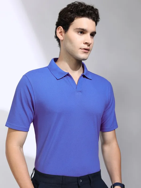 Highlander Men Blue Solid Polo Collar T-Shirt