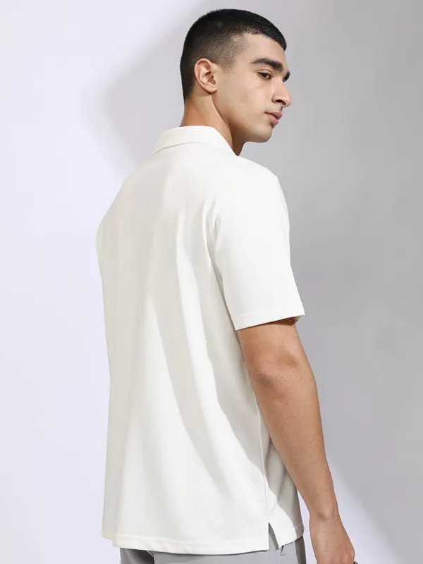 Highlander Men Off White Solid Polo Collar T-Shirt