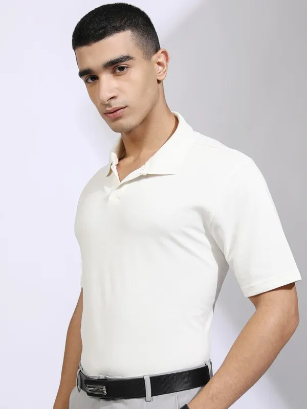 Highlander Men Off White Solid Polo Collar T-Shirt