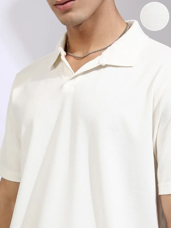 Highlander Men Off White Solid Polo Collar T-Shirt