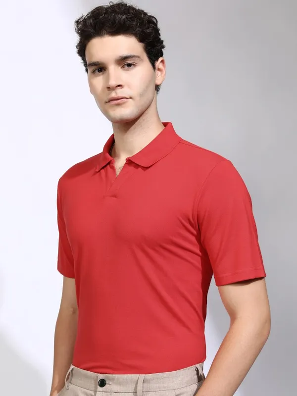 Highlander Men Red Solid Polo Collar T-Shirt