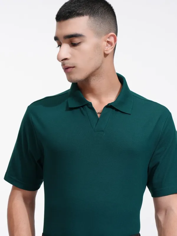 Highlander Men Teal Solid Polo Collar T-Shirt