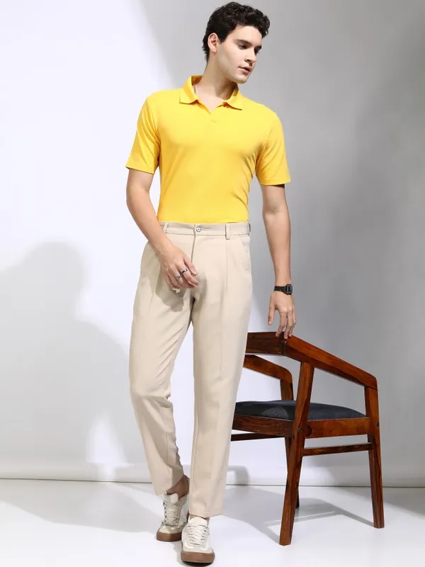 Highlander Men Yellow Solid Polo Collar T-Shirt