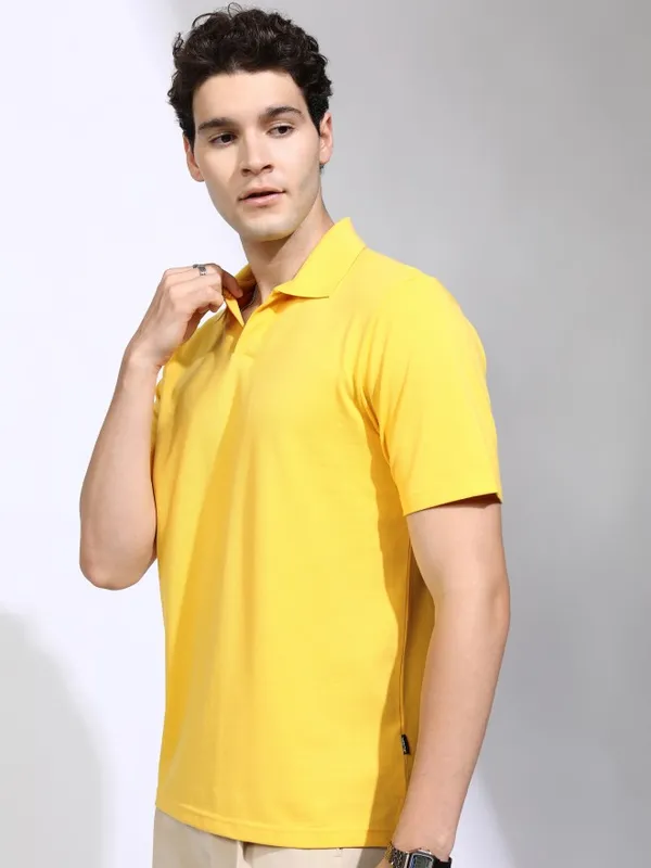 Highlander Men Yellow Solid Polo Collar T-Shirt
