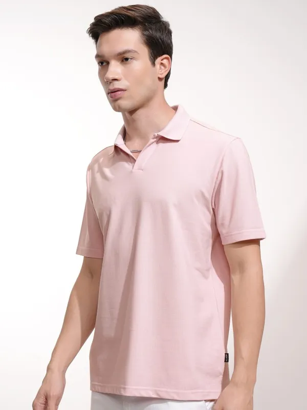 Highlander Men Pink Solid Polo Collar T-Shirt