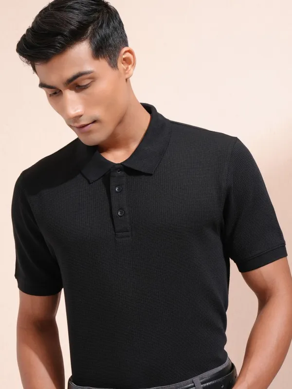 Locomotive Men Black Textured Relaxed Fit T-Shirt