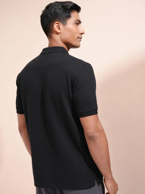 Locomotive Men Black Textured Relaxed Fit T-Shirt