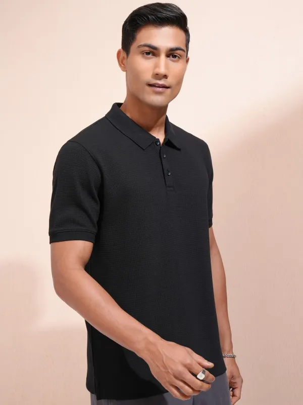 Locomotive Men Black Textured Relaxed Fit T-Shirt