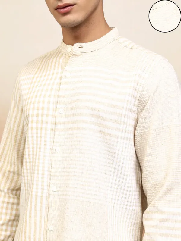 Highlander Men Beige Checked Regular Fit Casual Shirt