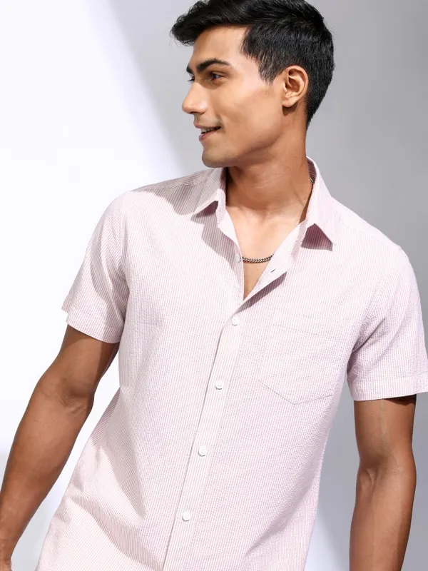 Locomotive Men Pink Striped Regular Fit Casual Shirt