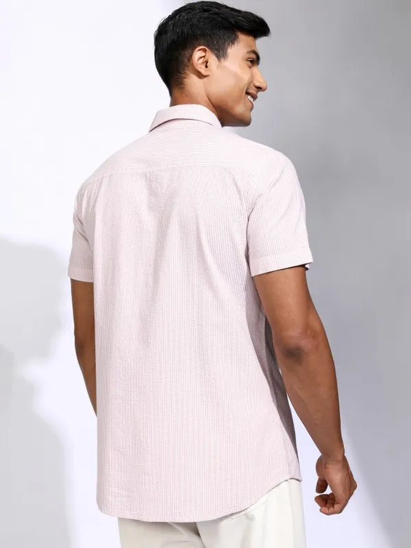 Locomotive Men Pink Striped Regular Fit Casual Shirt