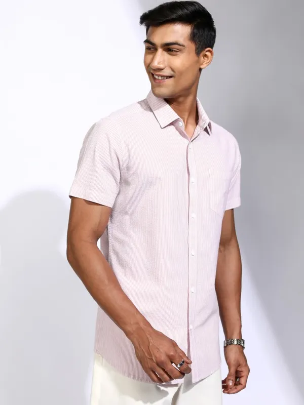 Locomotive Men Pink Striped Regular Fit Casual Shirt