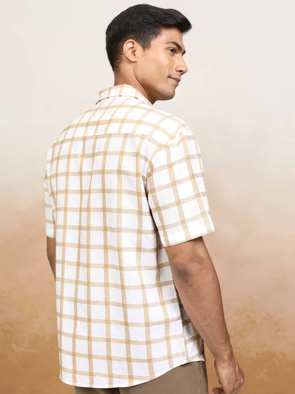 Locomotive Men White Checked Relaxed Fit Casual Shirt