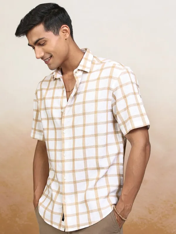 Locomotive Men White Checked Relaxed Fit Casual Shirt