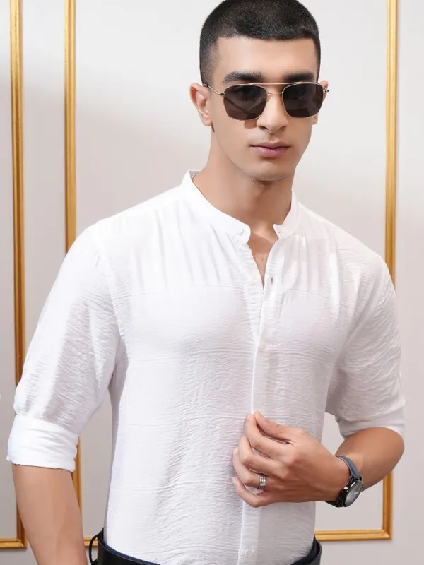 Highlander Men White Textured Regular Fit Casual Shirt