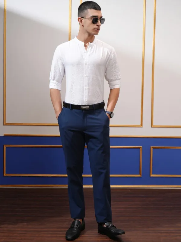 Highlander Men White Textured Regular Fit Casual Shirt