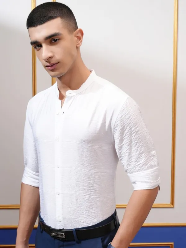 Highlander Men White Textured Regular Fit Casual Shirt