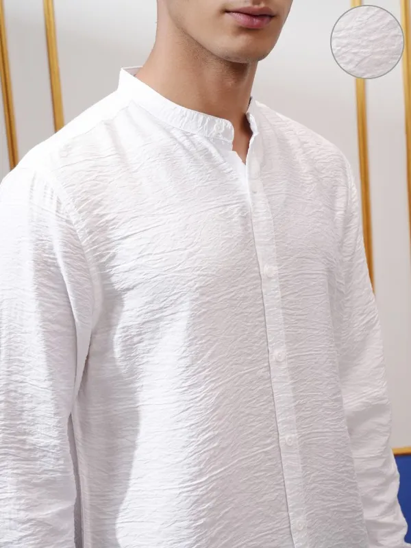 Highlander Men White Textured Regular Fit Casual Shirt