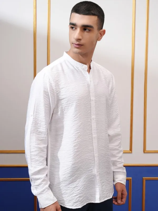 Highlander Men White Textured Regular Fit Casual Shirt