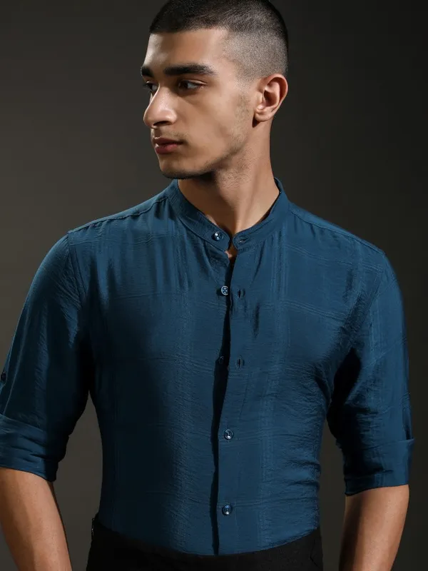 Highlander Men Teal Textured Regular Fit Casual Shirt