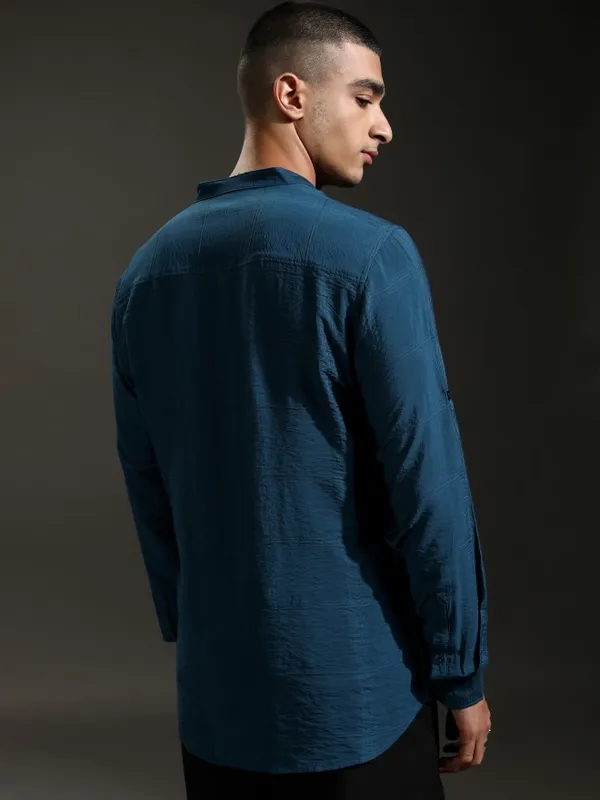 Highlander Men Teal Textured Regular Fit Casual Shirt