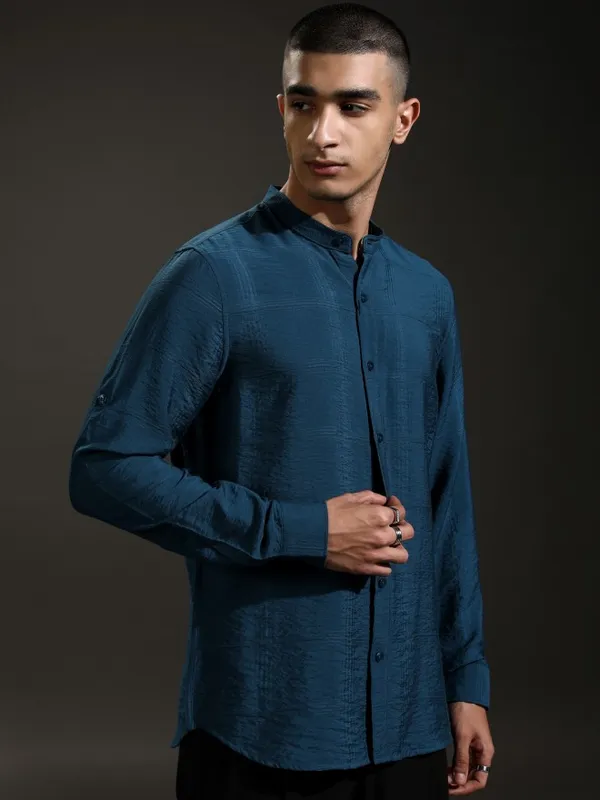 Highlander Men Teal Textured Regular Fit Casual Shirt
