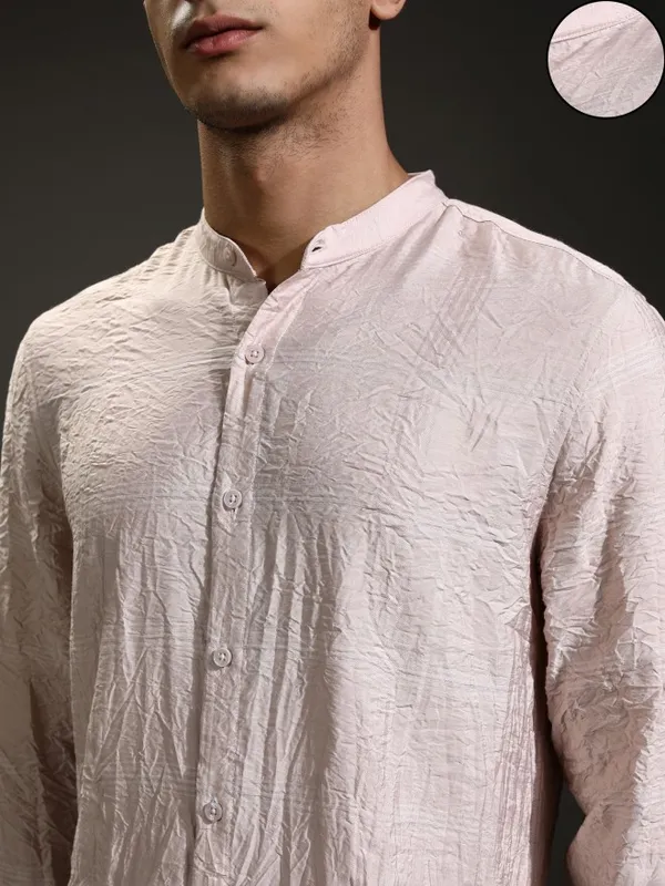 Highlander Men Pink Textured Regular Fit Casual Shirt