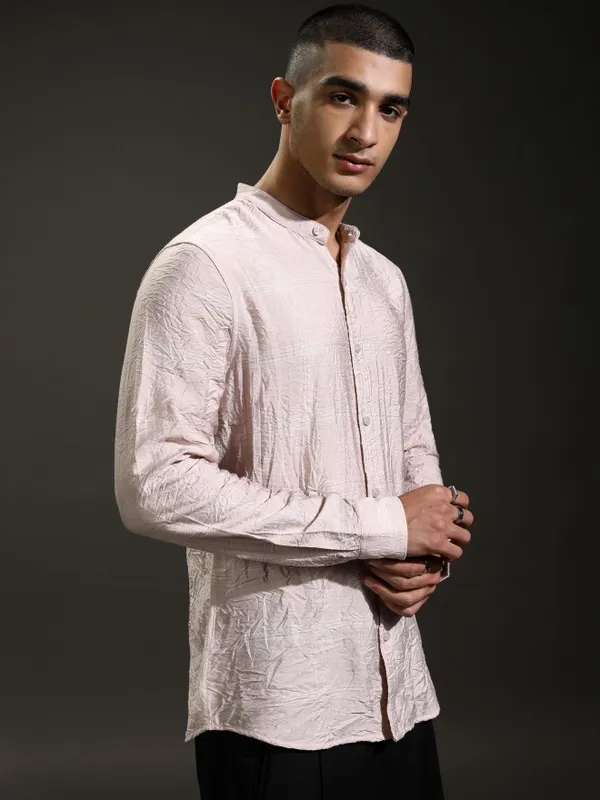Highlander Men Pink Textured Regular Fit Casual Shirt
