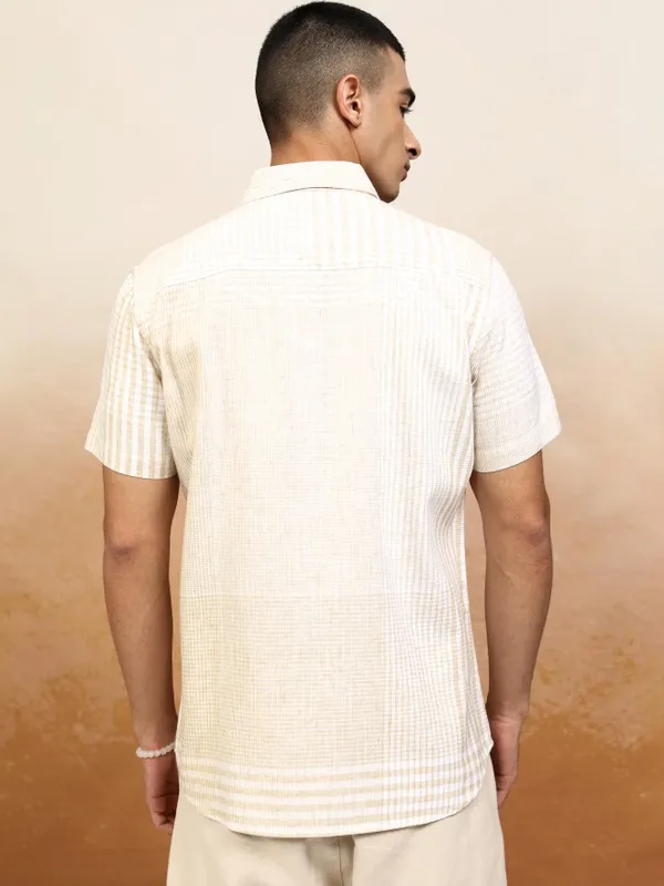 Highlander Men Beige Checked Regular Fit Casual Shirt