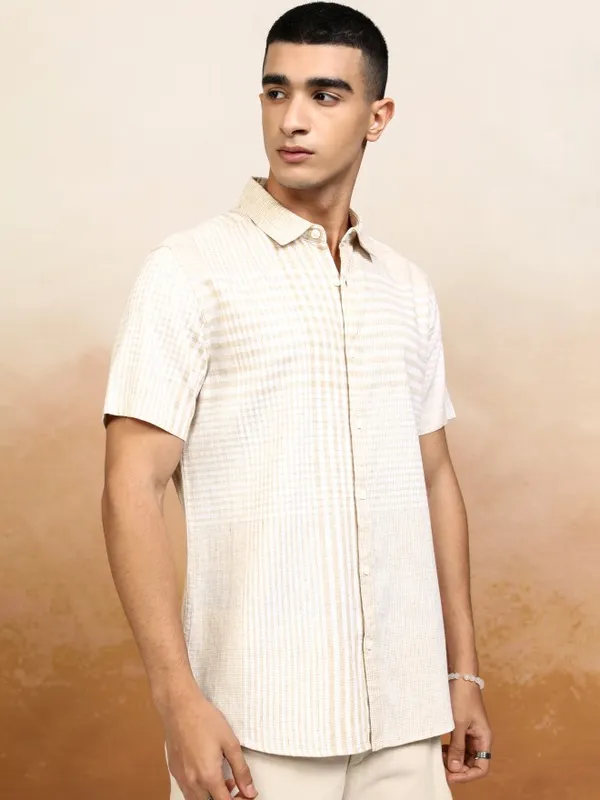 Highlander Men Beige Checked Regular Fit Casual Shirt