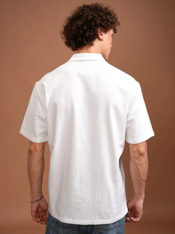 Highlander Men White Solid Relaxed Fit Casual Shirt