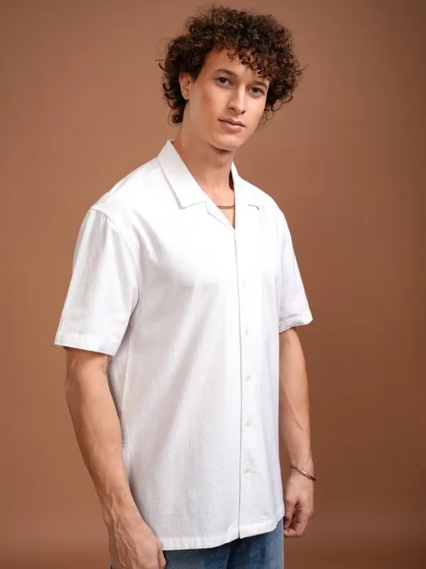 Highlander Men White Solid Relaxed Fit Casual Shirt
