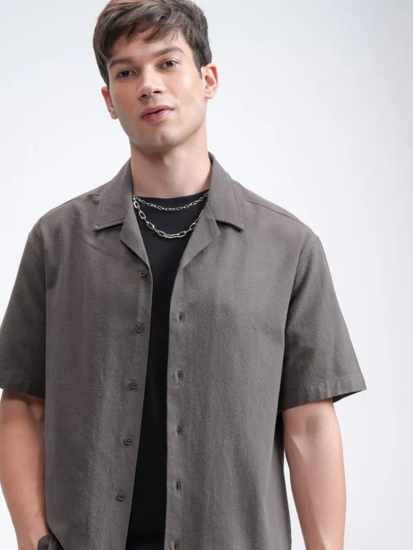 Highlander Men Grey Solid Relaxed Fit Casual Shirt