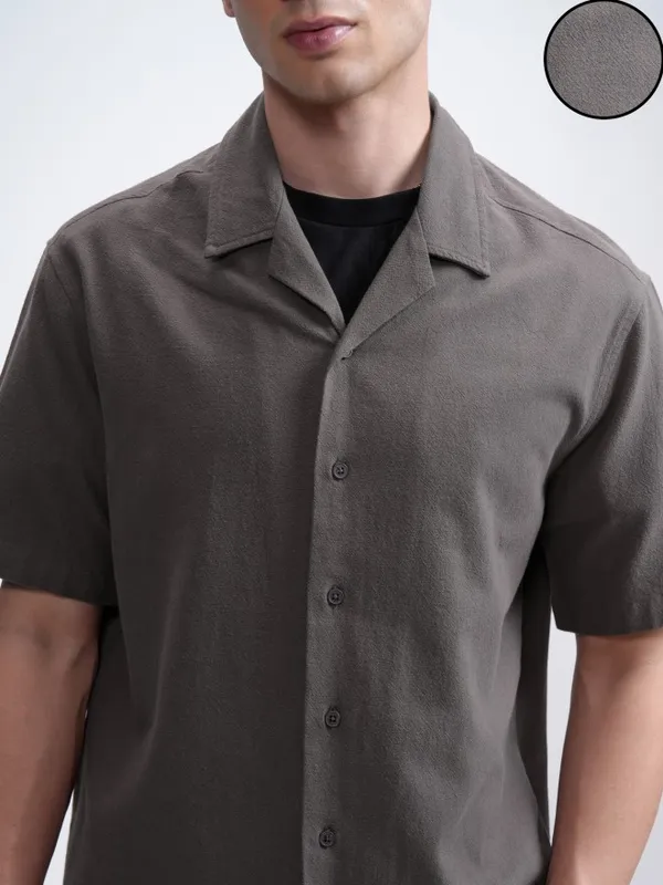 Highlander Men Grey Solid Relaxed Fit Casual Shirt