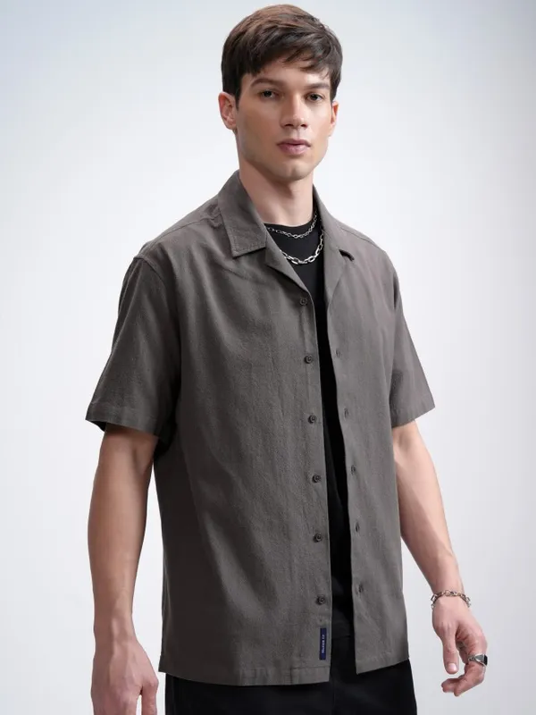 Highlander Men Grey Solid Relaxed Fit Casual Shirt