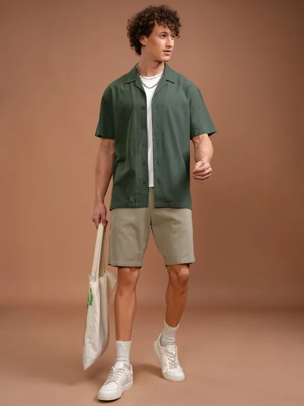 Highlander Men Green Solid Relaxed Fit Casual Shirt