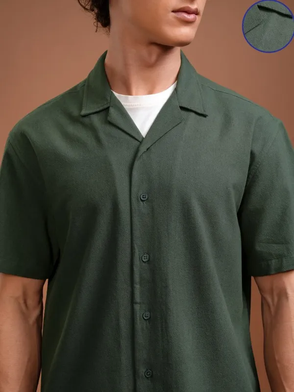 Highlander Men Green Solid Relaxed Fit Casual Shirt