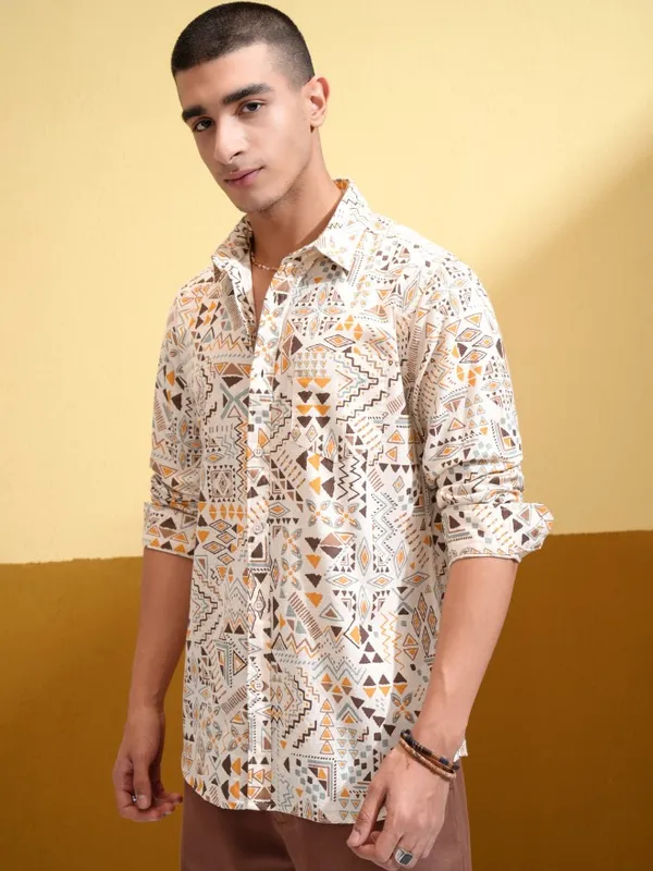 Highlander Men Cream Printed Regular Fit Casual Shirt