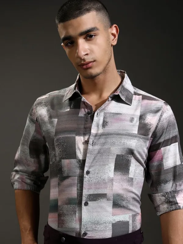 Highlander Men Grey Printed Regular Fit Casual Shirt