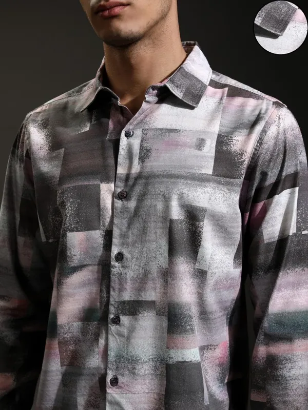 Highlander Men Grey Printed Regular Fit Casual Shirt