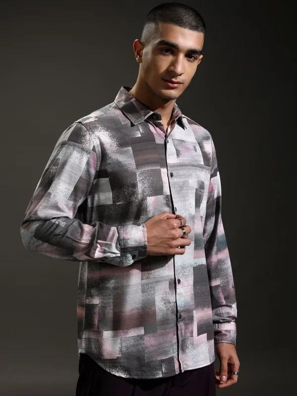 Highlander Men Grey Printed Regular Fit Casual Shirt