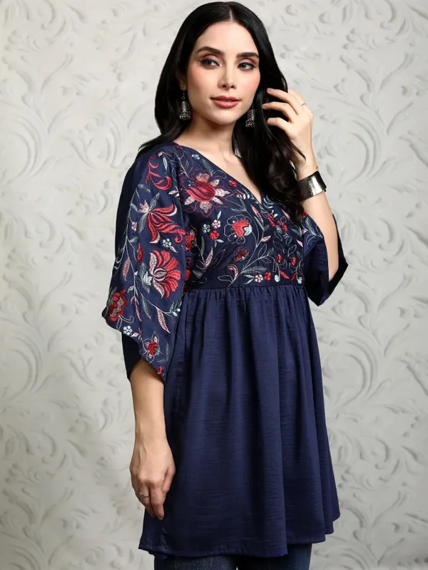Vishudh Women Navy Blue Embroidered Tunic