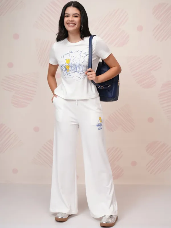 Disney By Tokyo Talkies Women White Winnie The Pooh T-Shirt With Trousers Co-Ords