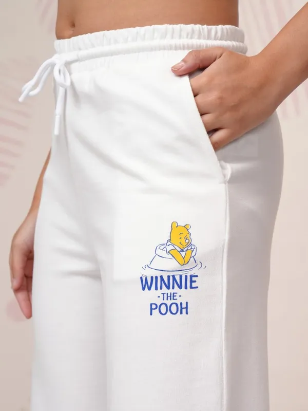 Disney By Tokyo Talkies Women White Winnie The Pooh T-Shirt With Trousers Co-Ords