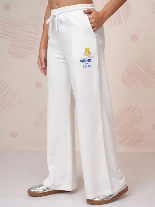Disney By Tokyo Talkies Women White Winnie The Pooh T-Shirt With Trousers Co-Ords