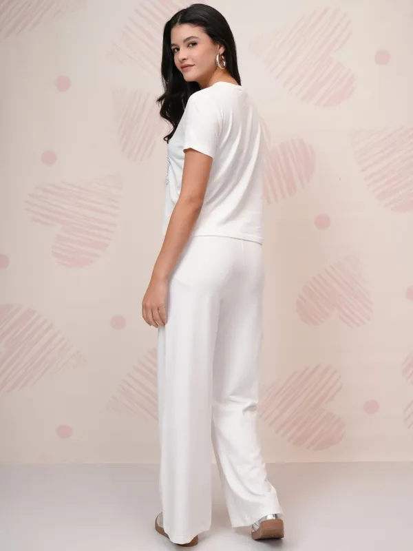 Disney By Tokyo Talkies Women White Winnie The Pooh T-Shirt With Trouser