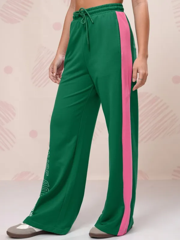 Disney By Tokyo Talkies Women Green Donald Duck Printed Flared Wide Leg Trouser